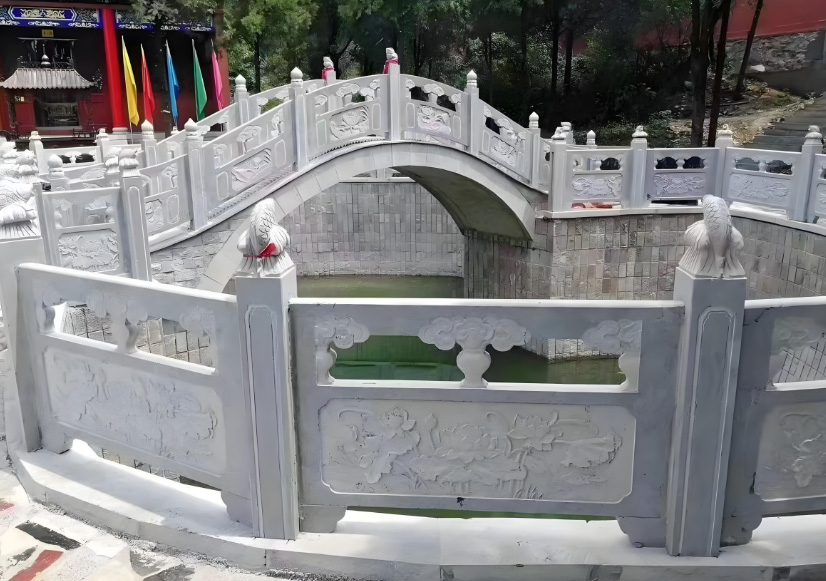 青石栏杆